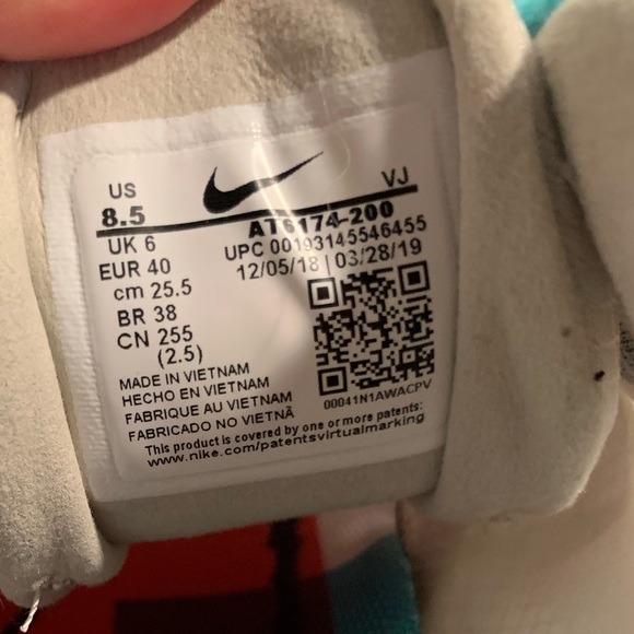Nike Air Max 270 React SE - Picture 5 of 5